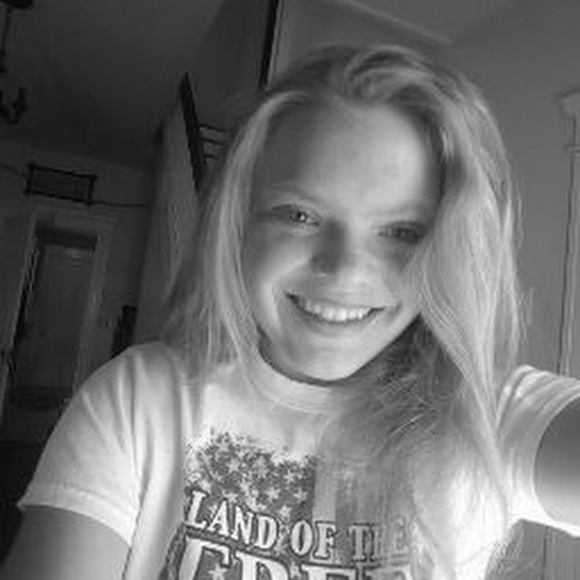 Meet your Posher, Mad girl - Picture 1 of 1